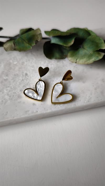 Sedefli Parlak Model Kalp Detaylı Sallantılı Küpe