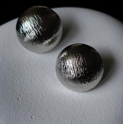 Tırtık Plaka Yuvarlak Parlak Yüzey Küpe