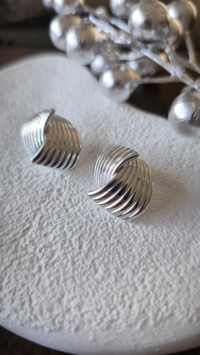 Tırtık Plakalı Özel Kaplamalı Asimetrik Küpe