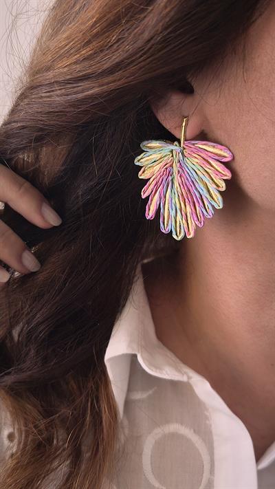 Yaldızlı Renkli Hasır Yaprak Model Küpe 