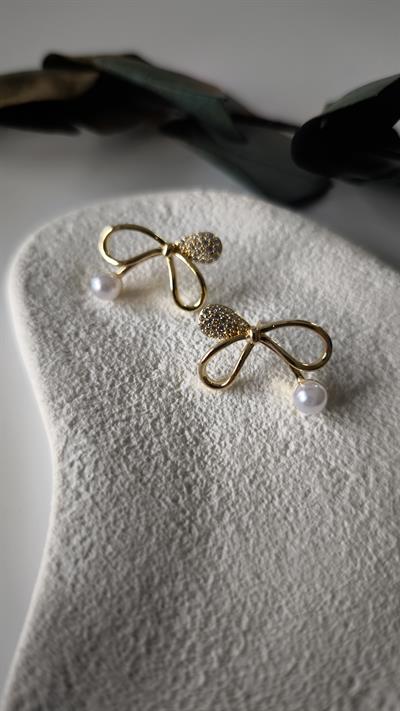 Zirkon Taş ve İnci Detaylı Fiyonk Küpe