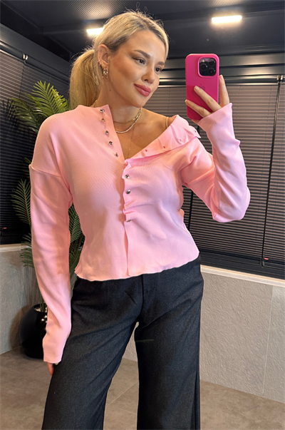 Büzgü Detaylı Pembe Triko Hırka