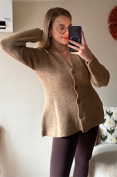 Camel Belden Oturmalı Düğmeli Yumoş Hırka