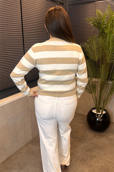 Çizgi Detaylı Gümüş Düğmeli Camel Hırka