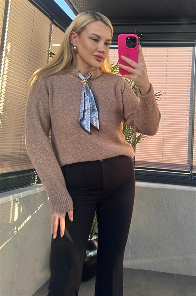Fular Detaylı Camel Kazak