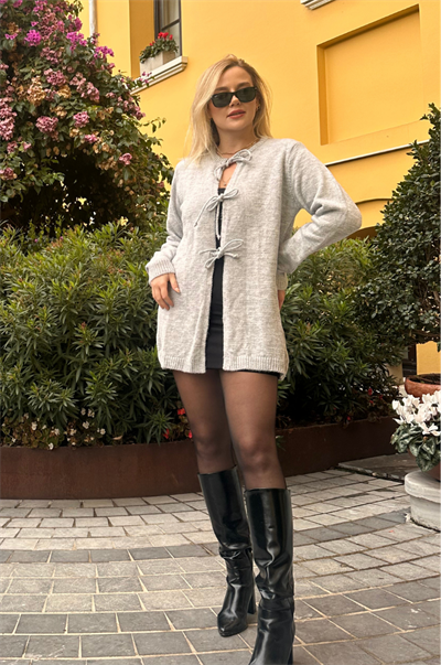 Gri Bağcık Detaylı Hırka