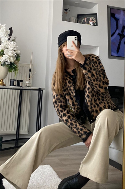 Kahverengi Leopar Desenli Kısa Hırka