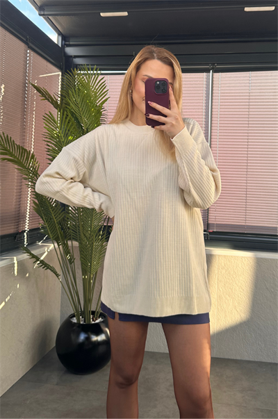 Krem Rengi Yarı Boğazlı Fitilli Oversize Kazak