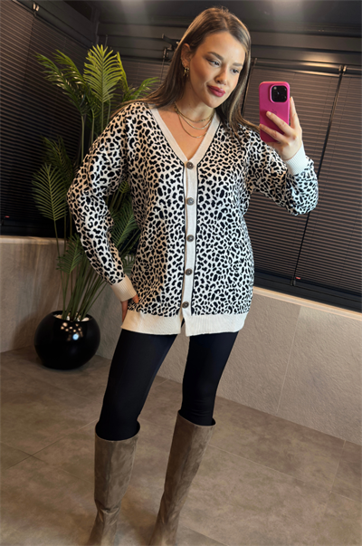 Leopar Desenli Beyaz Hırka