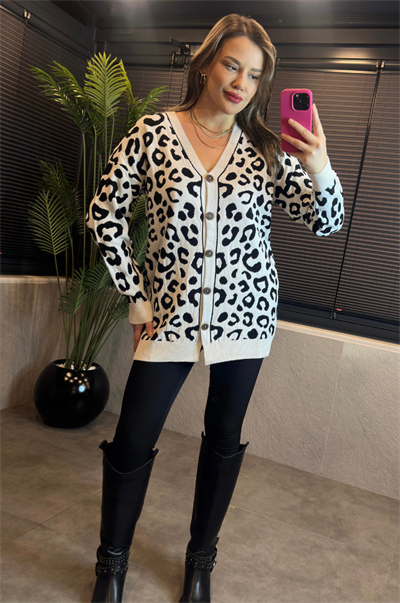 Leopar Desenli Beyaz Hırka