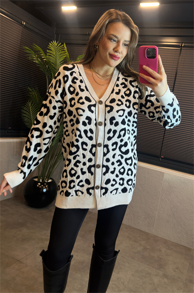 Leopar Desenli Beyaz Hırka