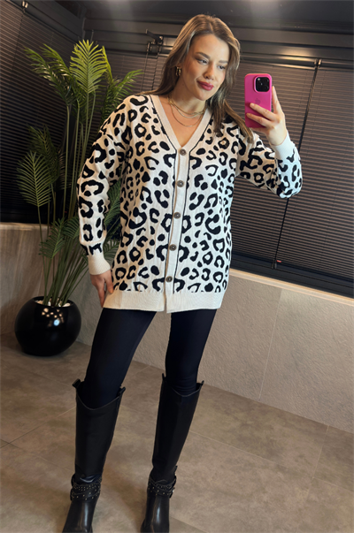 Leopar Desenli Beyaz Hırka