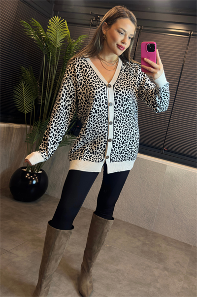 Leopar Desenli Beyaz Hırka