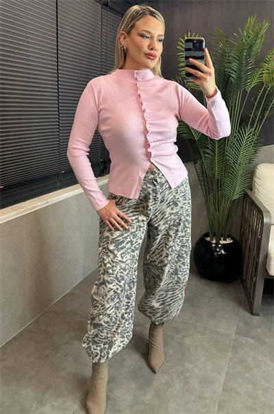 Pembe Büzgü Detaylı Triko Hırka