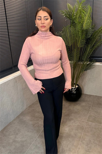 Pembe Volan Kollu Boğazlı Triko