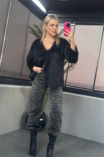 Siyah Marka Model Oversize Sakallı Hırka