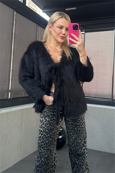 Siyah Marka Model Oversize Sakallı Hırka