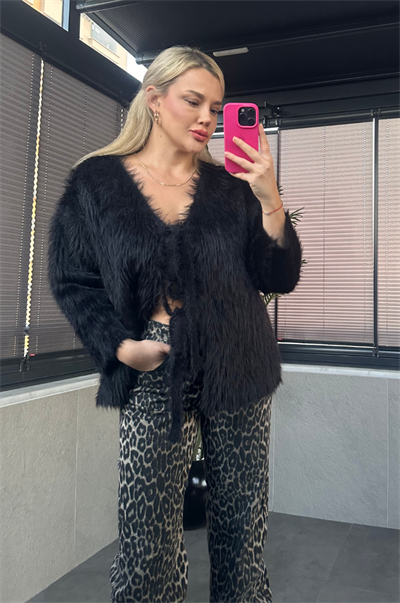 Siyah Marka Model Oversize Sakallı Hırka