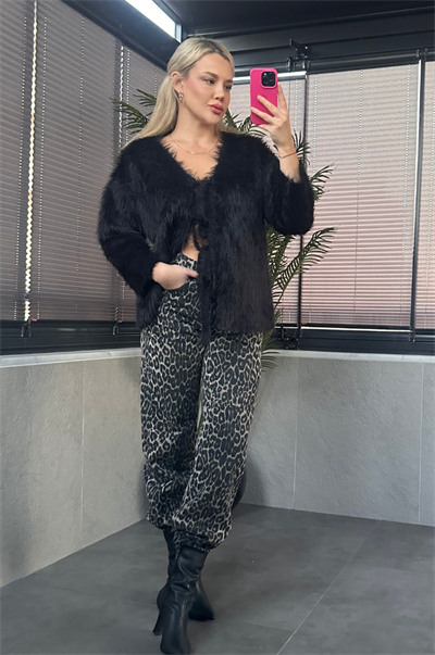 Siyah Marka Model Oversize Sakallı Hırka
