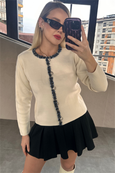 Tüvit Süslemeli Özel İşleme Düğmeli Ekru Hırka