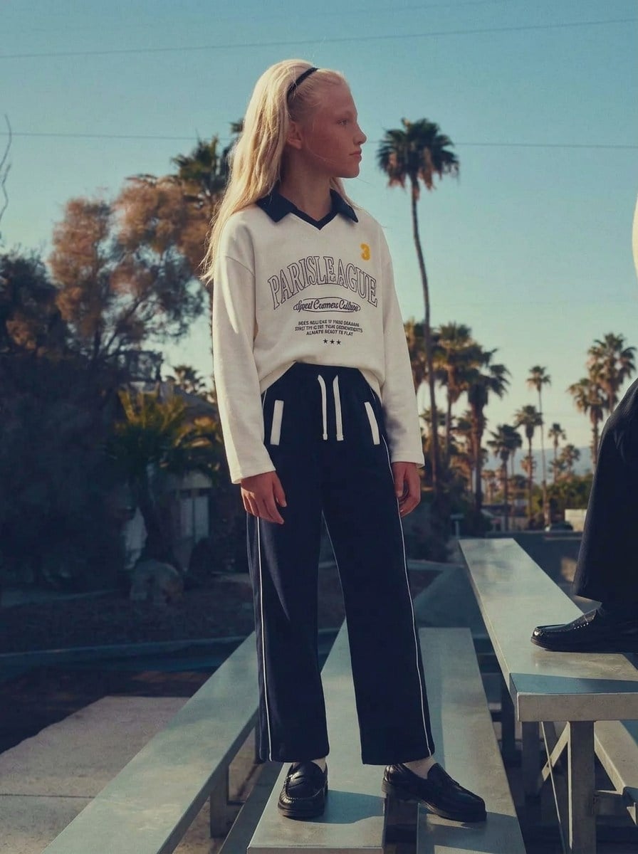 Kız Çocuk Lacivert Yaka Detaylı Paris Baskılı Sweatshirt Ve Şeritli Eşofman Altı Takım