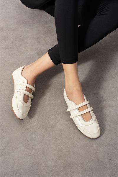 ELVİS Bej Suni Deri Kadın Babet