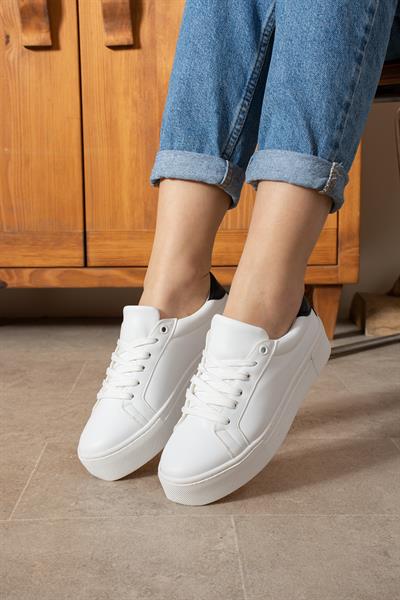 LİKA Beyaz-Siyah Suni Deri Kadın Sneakers