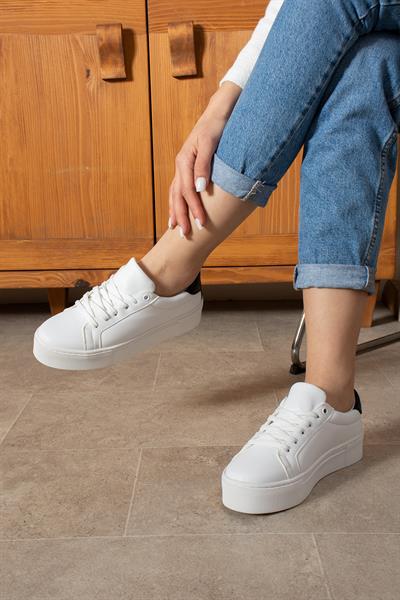 LİKA Beyaz-Siyah Suni Deri Kadın Sneakers