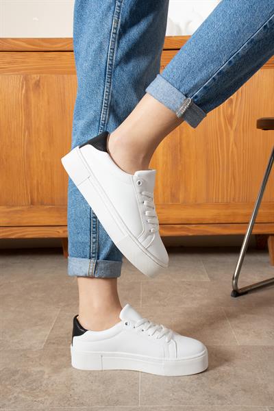 LİKA Beyaz-Siyah Suni Deri Kadın Sneakers