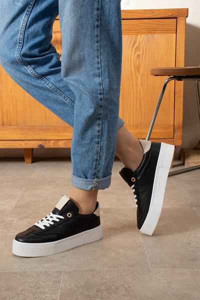 LİKA Siyah-Bej Suni Deri Kadın Sneakers