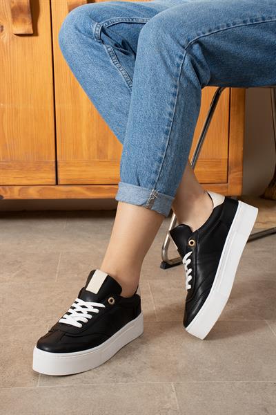 LİKA Siyah-Bej Suni Deri Kadın Sneakers