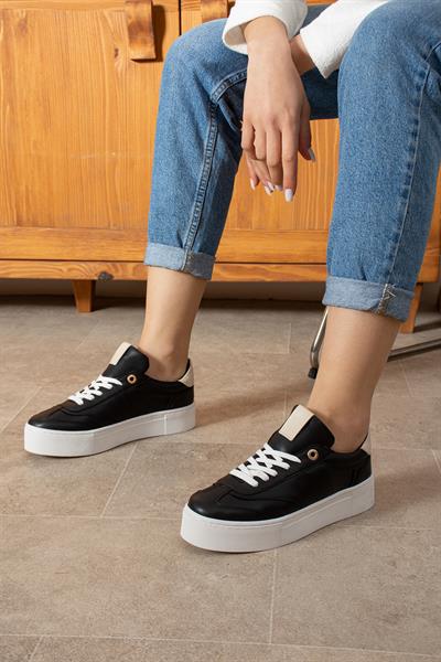 LİKA Siyah-Bej Suni Deri Kadın Sneakers