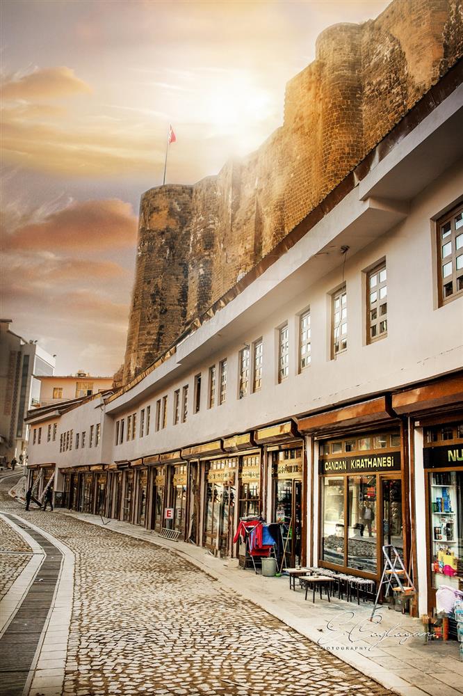 Tarihi Bitlis Çarşısı