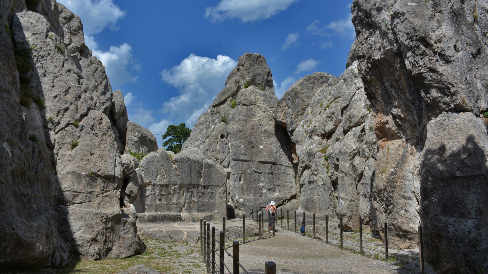 Yazılıkaya Tapınağı