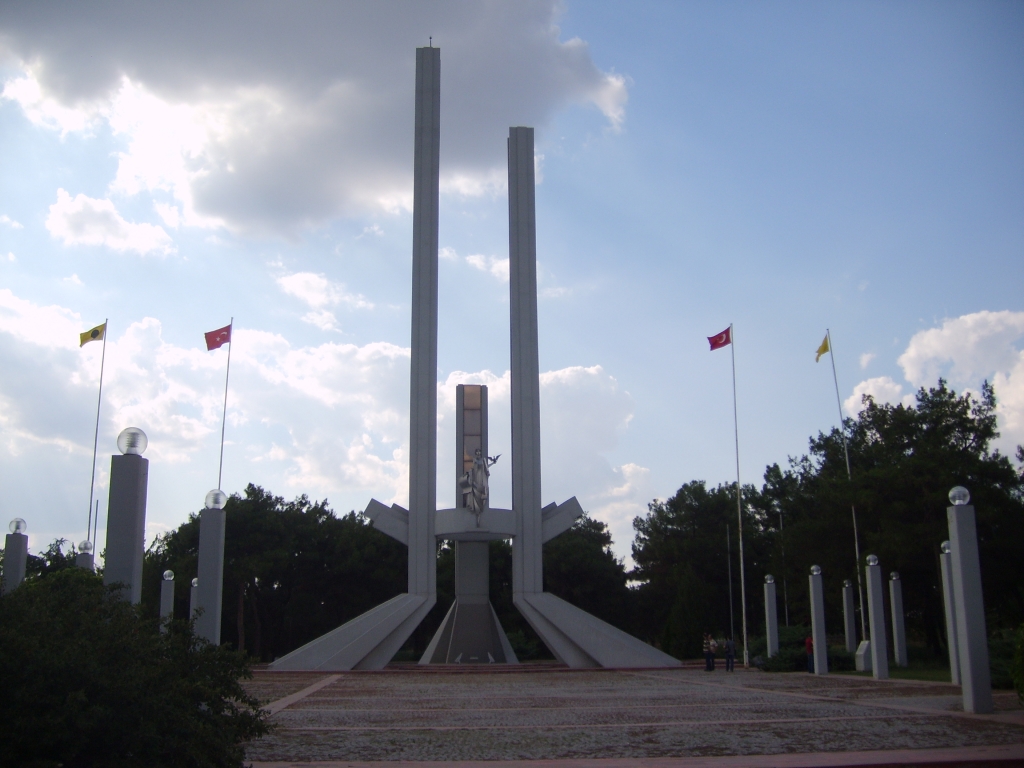 Lozan Anıtı ve Müzesi