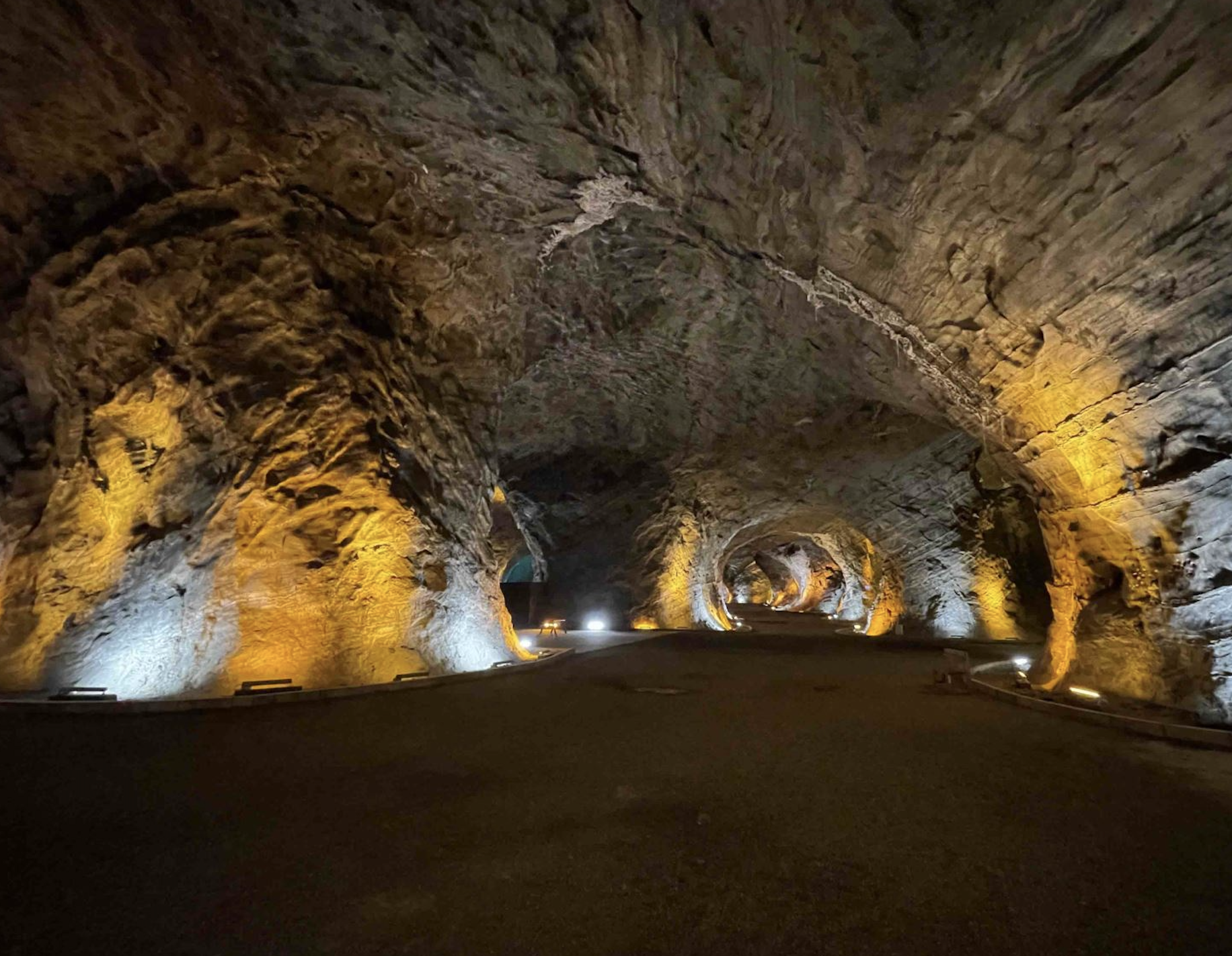 Tuzluca Tuz Mağaraları