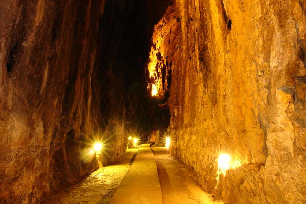 Aksu Zindan Mağarası