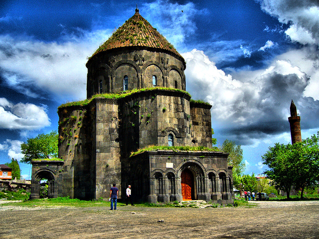 Kümbet Camii (Havariler Kilisesi)