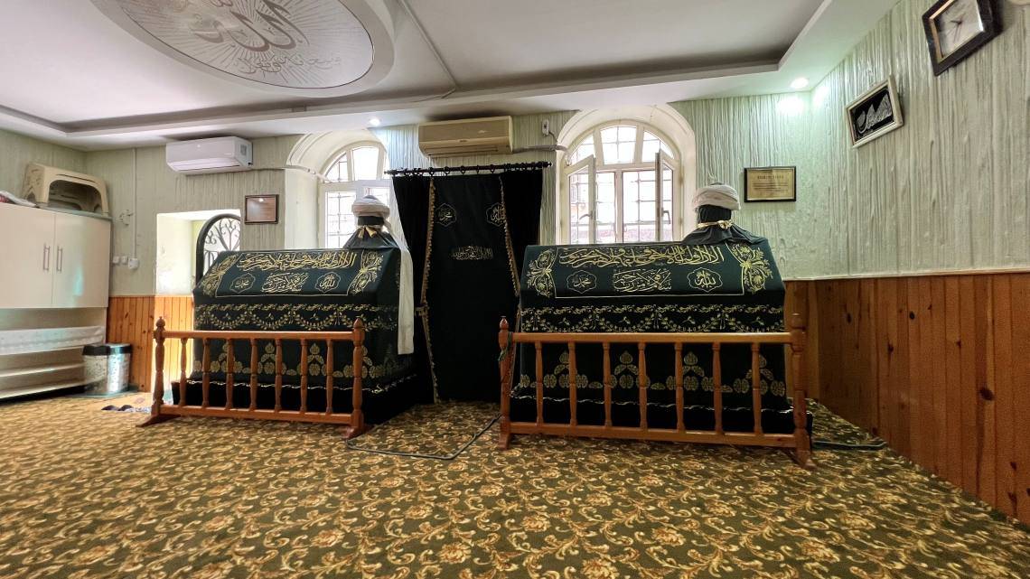 Talha Zübeyr Türbesi