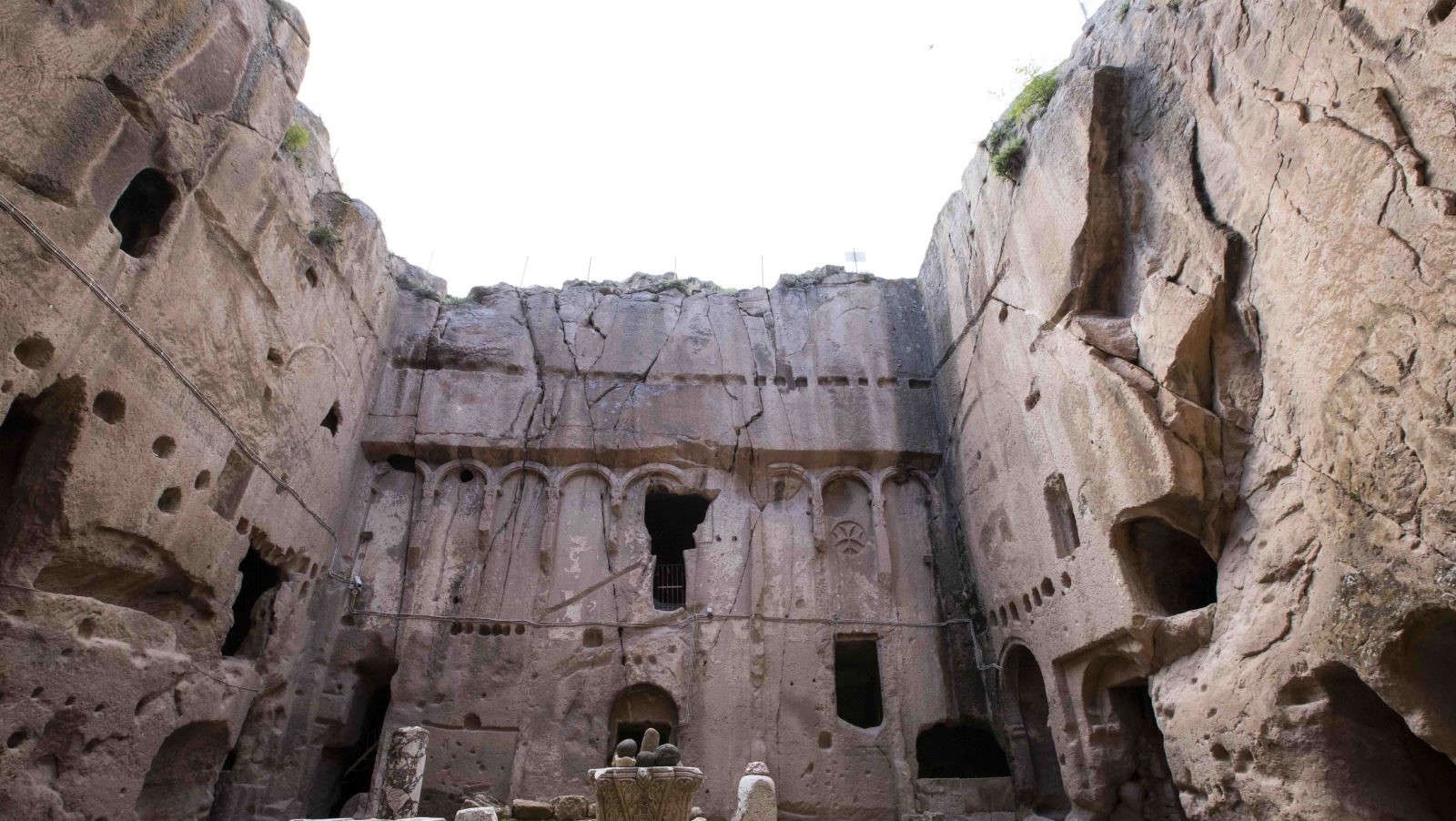 Gümüşler Manastırı