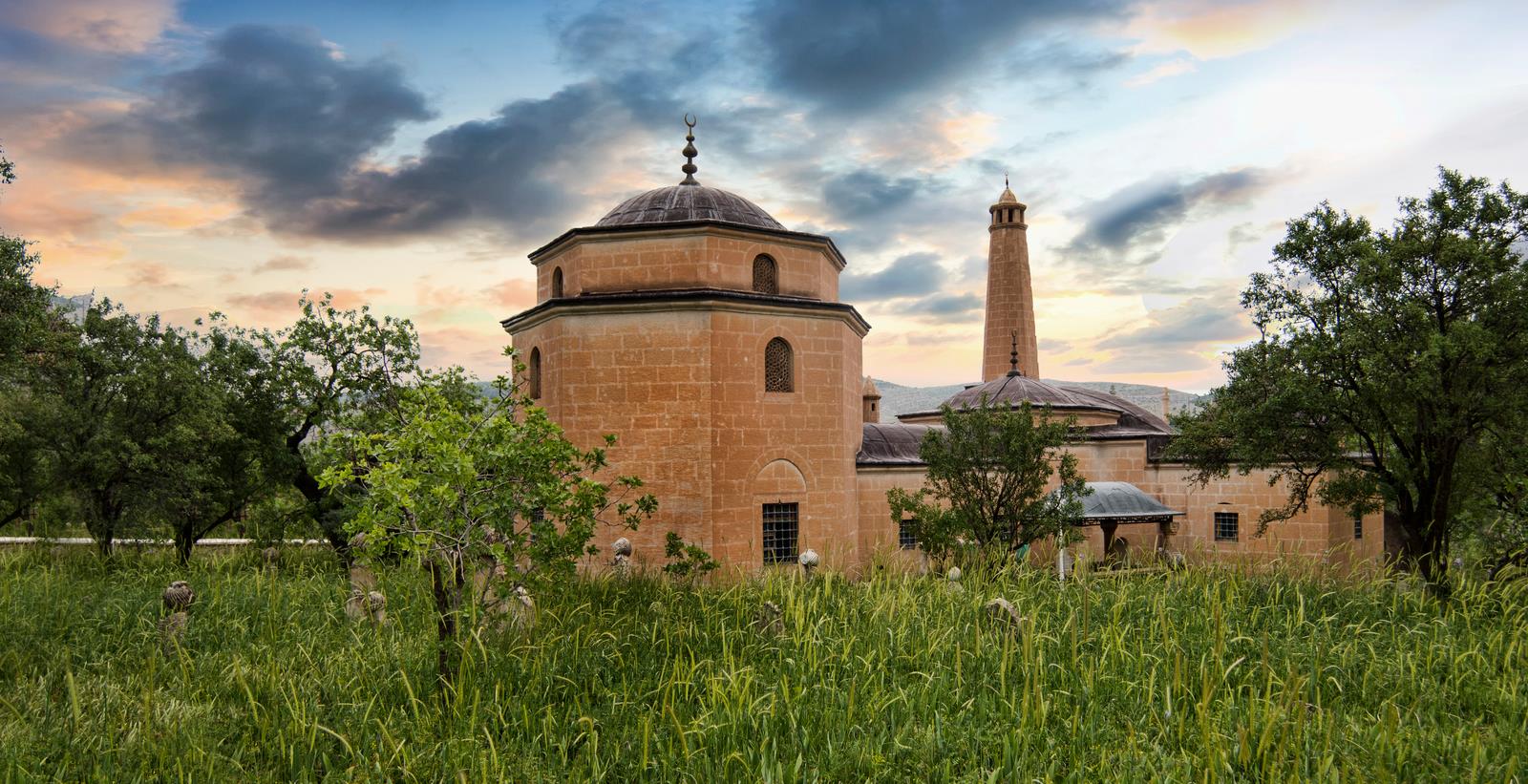İbrahim Hakkı Hazretleri Türbesi