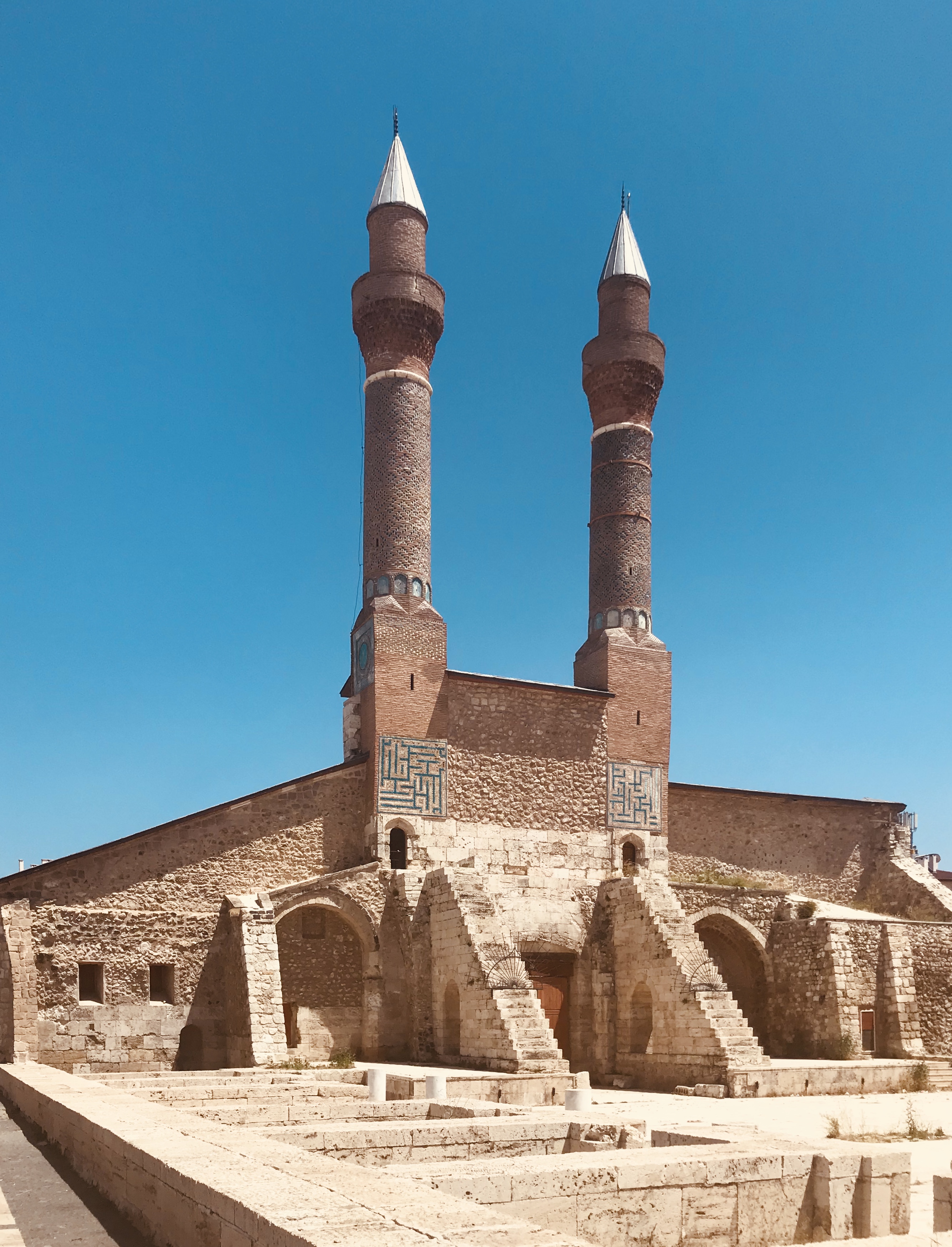 Çift Minareli Medrese