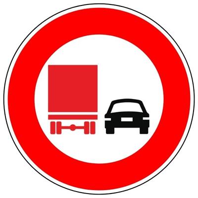 Kamyonlar İçin Öndeki Taşıtı Geçmek Yasaktır Levhası TT-28