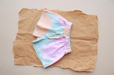 Batik Desenli Basic Şort