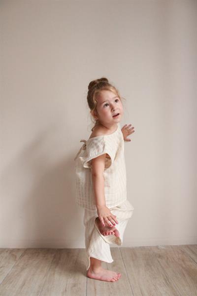 Bej Çizgili Sırt Detaylı Müslin Takım