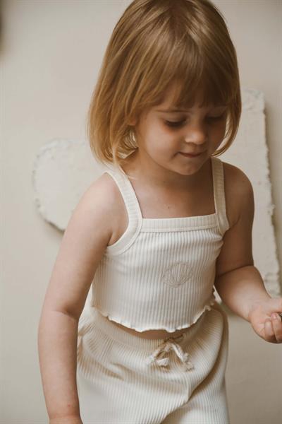 Deniz Kabuğu Askılı Crop ve Şortlu Takım