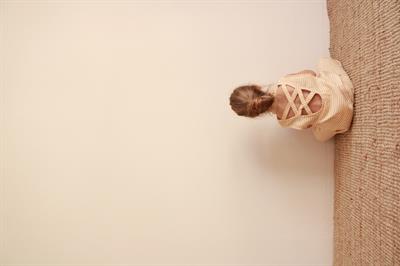 Fularlı Pastel Sarı Çizgili Çapraz Şerit Detaylı Müslin Takım