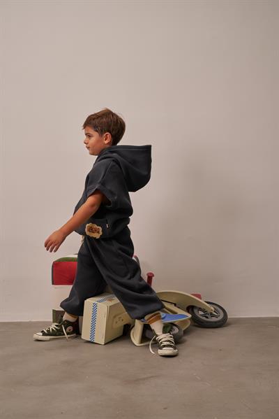 Koyu Gri Nakışlı Cepli Hoodie Takım