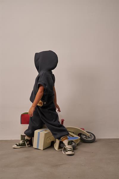 Koyu Gri Nakışlı Cepli Hoodie Takım