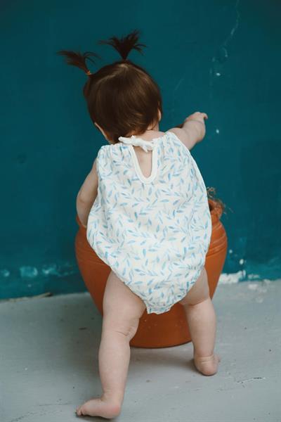 Mavi Çiçek Baskılı Bebek İp Askılı Tulum